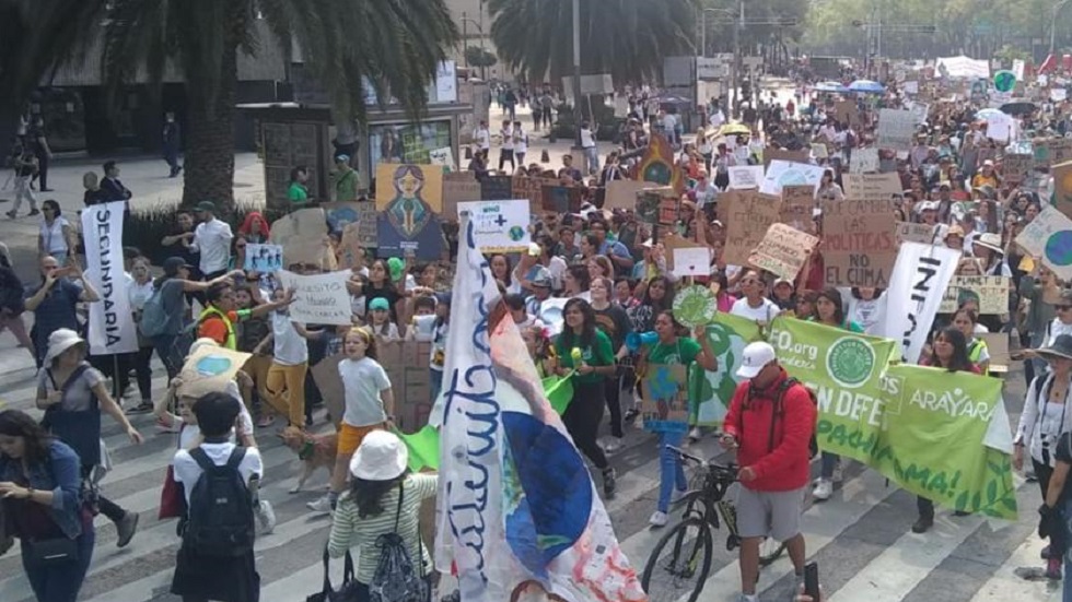 Marchan contra el cambio climático en la Ciudad de México