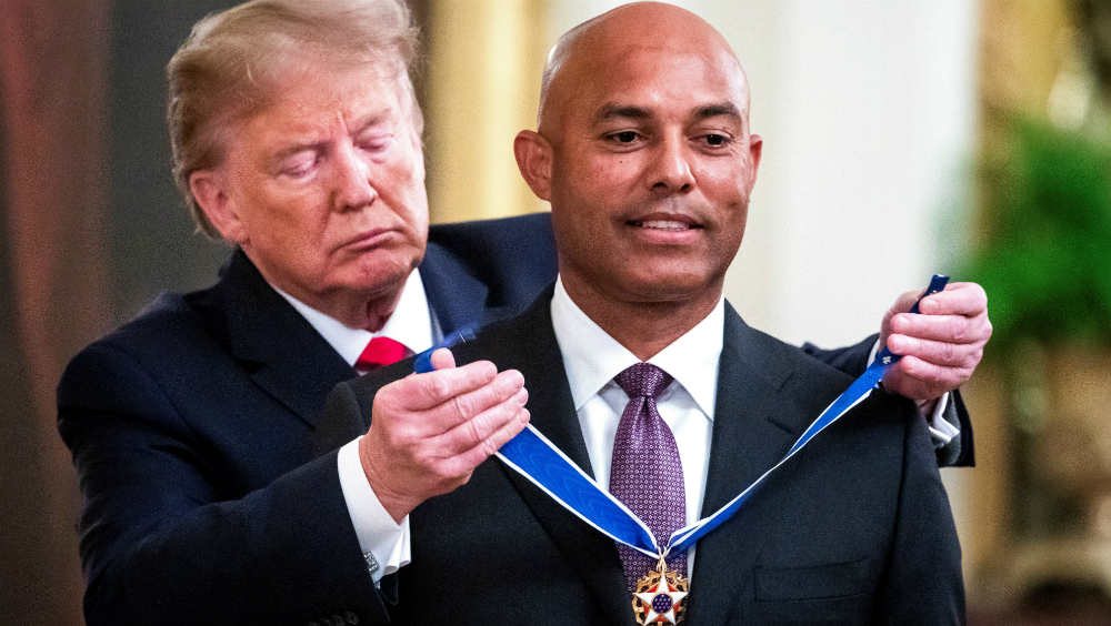 Mariano Rivera recibe máxima condecoración de EE.UU. de manos de Trump
