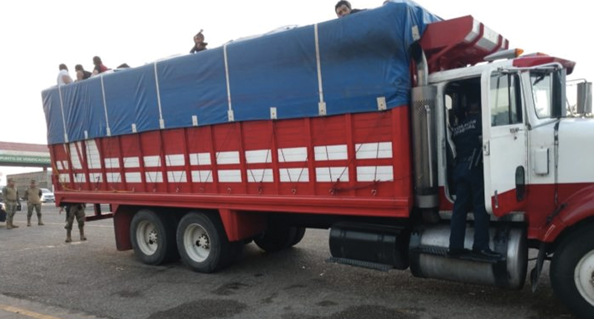 Rescatan a 172 migrantes en límites de Veracruz y Tabasco