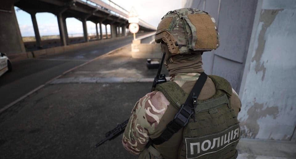 Detienen a hombre que disparó y amenazó con explotar puente en Ucrania