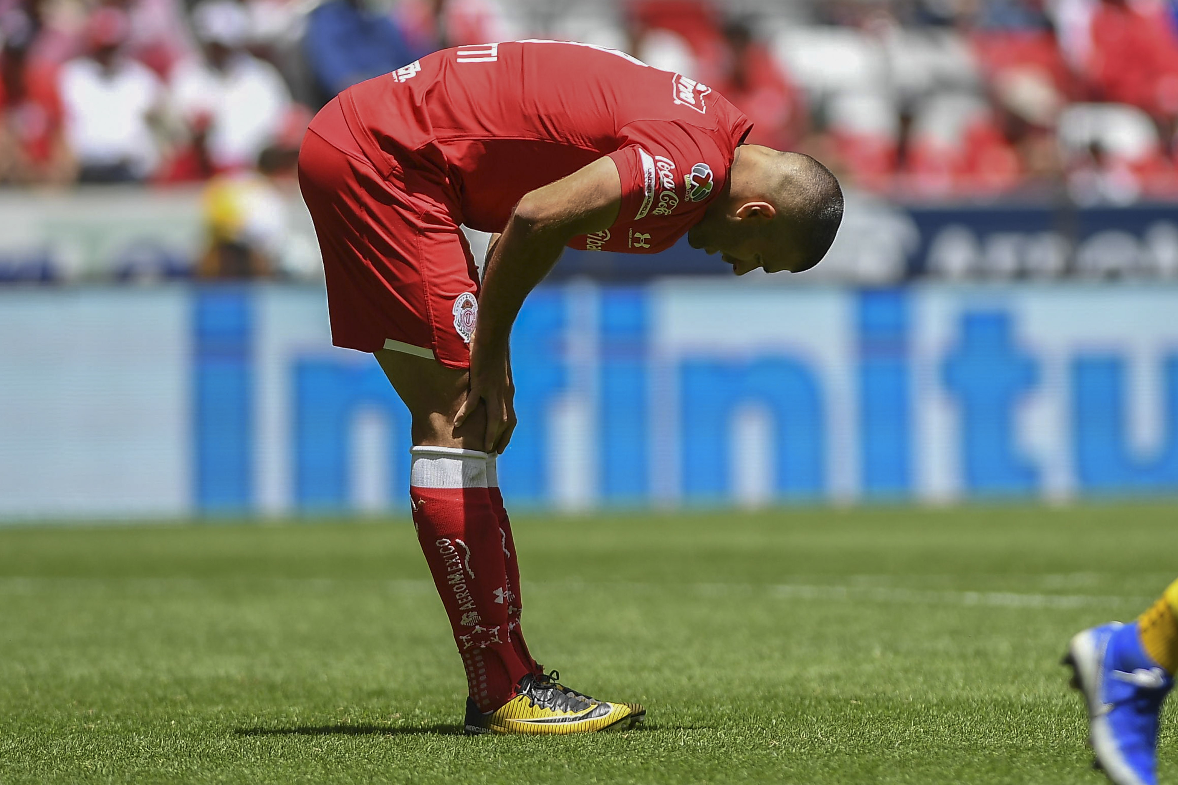 Morelia agrava crisis del Toluca tras vencerlo 2-0 - monarcas-toluca