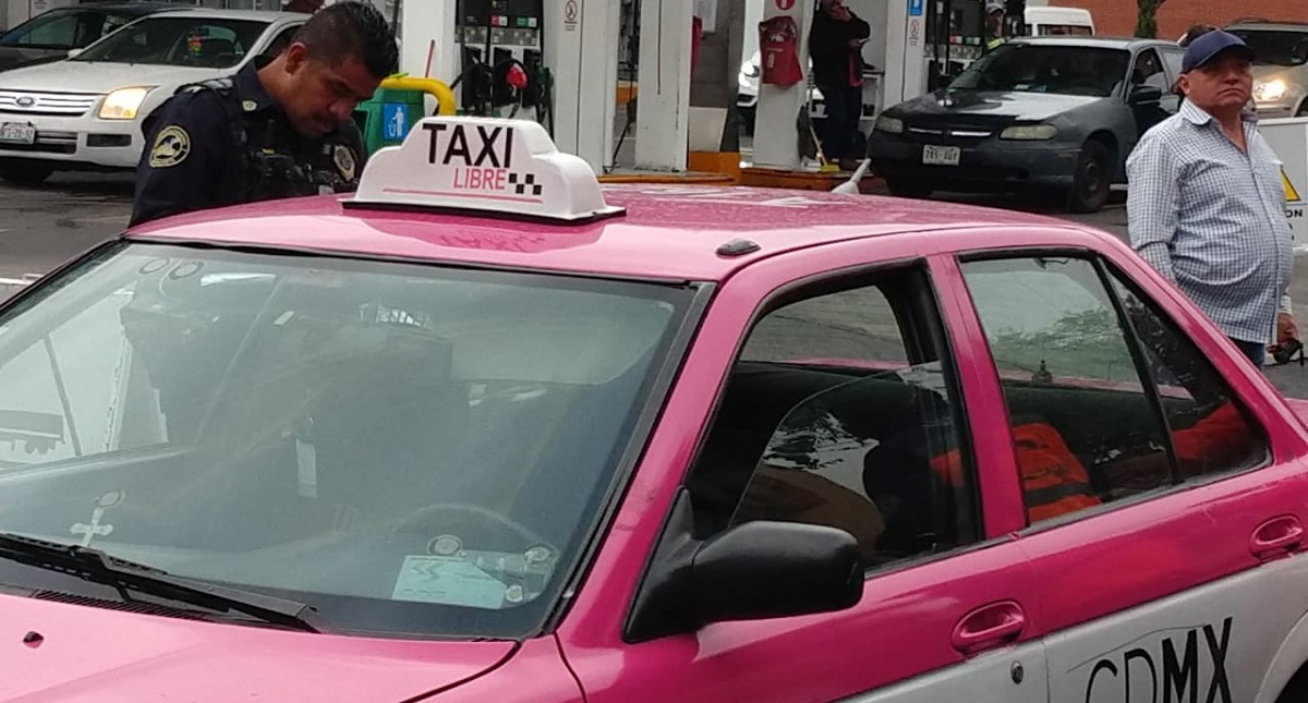Muere hombre a bordo de taxi en la Ciudad de México - muerte-de-hombre-a-bordo-de-taxi-de-la-ciudad-de-mexico
