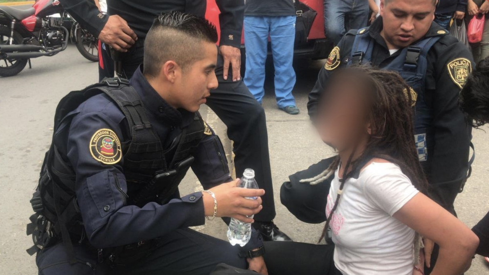 Policías evitan suicidio de mujer uruguaya con su bebé en brazos