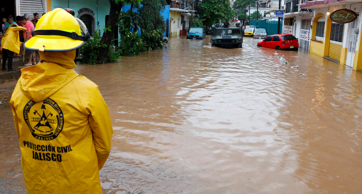Restablecen suministro eléctrico al 82% en estados afectados por Narda