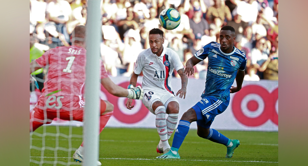 Abuchean a Neymar en su regreso al PSG