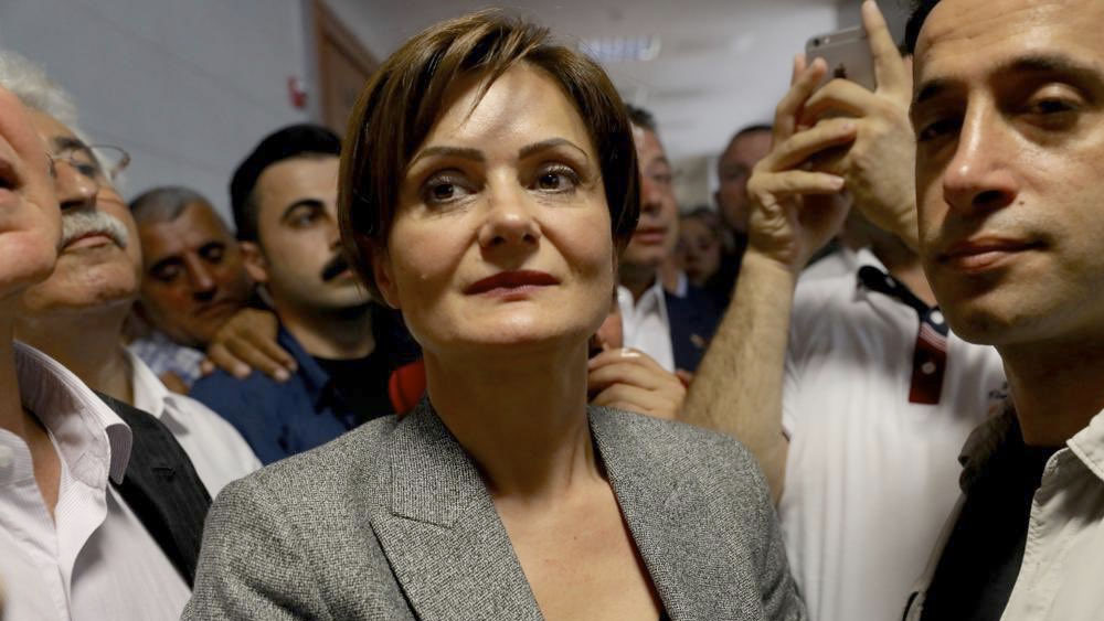 Condenan a nueve años de cárcel a opositora turca por difamar a Erdogan