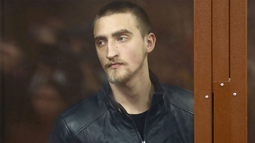 Condenan a 3 años y medio de cárcel a actor ruso por agredir a policía