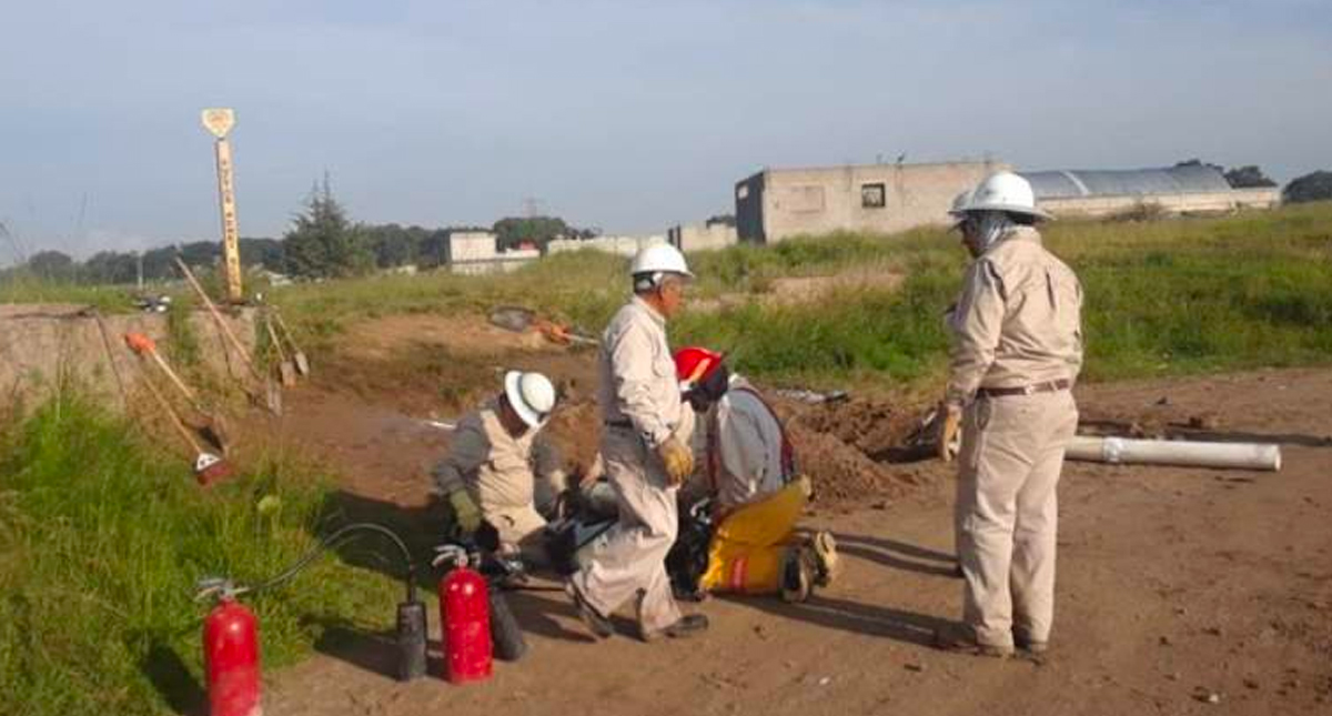 Pemex concluye trabajos de excavación y saneamiento en toma clandestina de Ecatepec