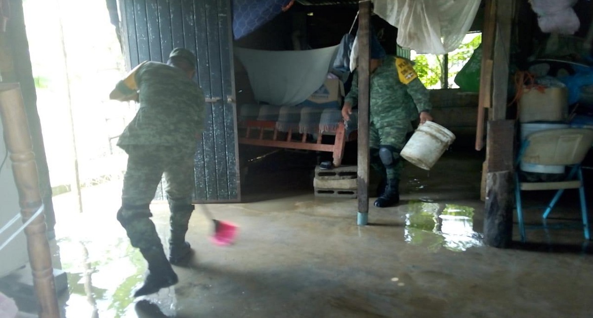 Lluvias desbordan río Pichucalco e inundan 13 casas en Tabasco
