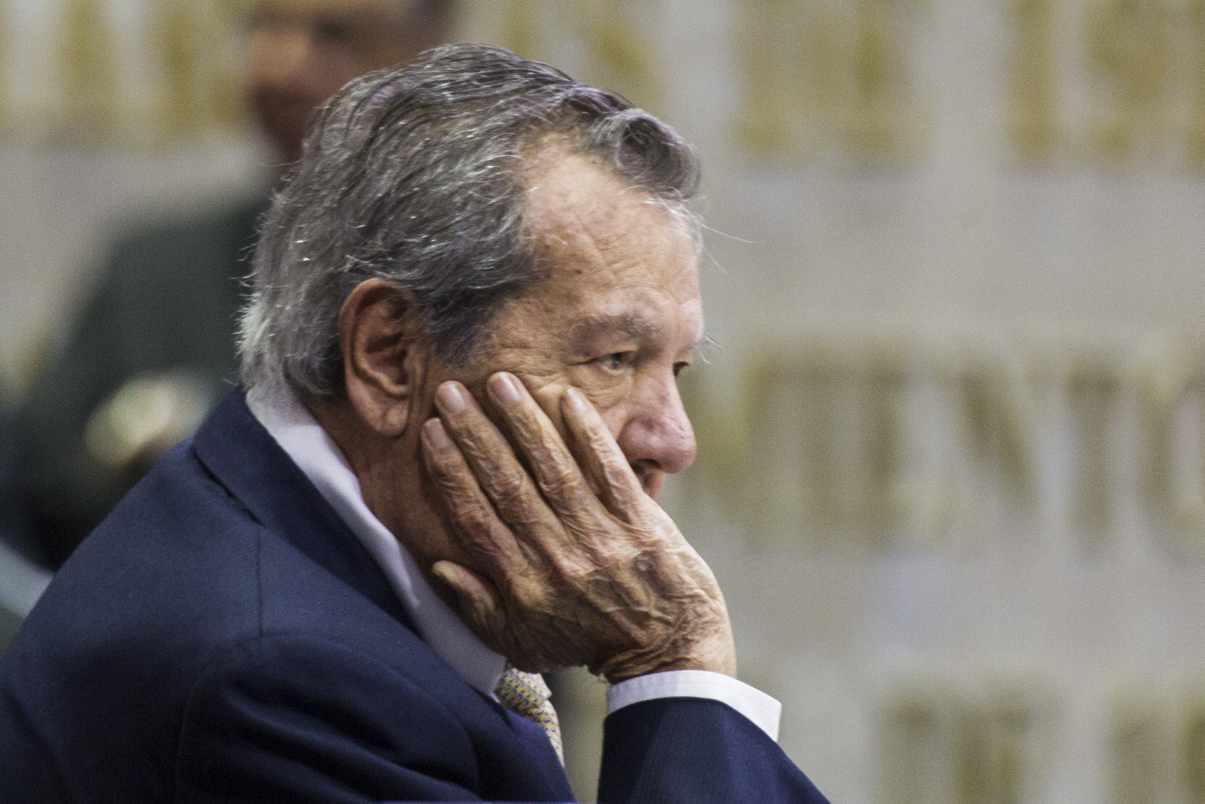 Porfirio Muñoz Ledo renuncia como presidente de la Mesa Directiva Porfirio Muñoz Ledo renuncia como presidente de la Mesa Directiva