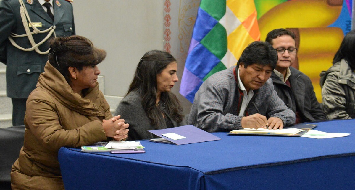 Bolivia promulga ley de asistencia gratuita a enfermos de cáncer