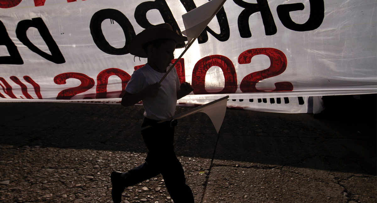 Realizan marcha por la paz en Tepalcatepec - protesta-por-la-paz