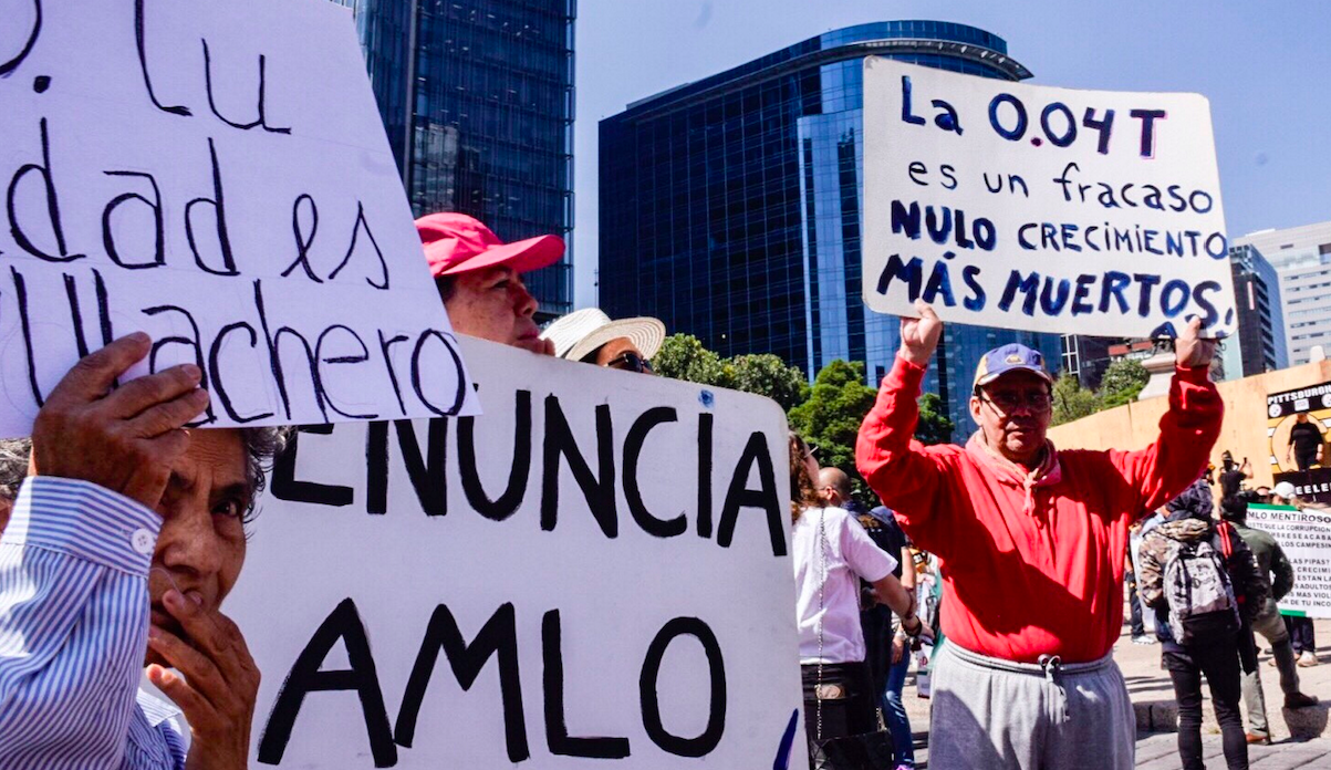 Protestan contra López Obrador por Informe de Gobierno