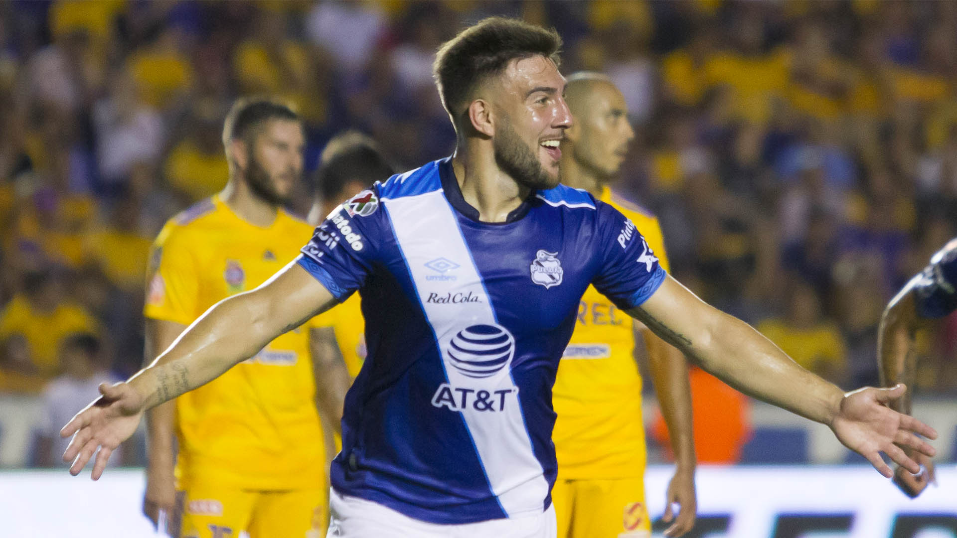 Puebla da la sorpresa y derrota a Tigres en el Volcán