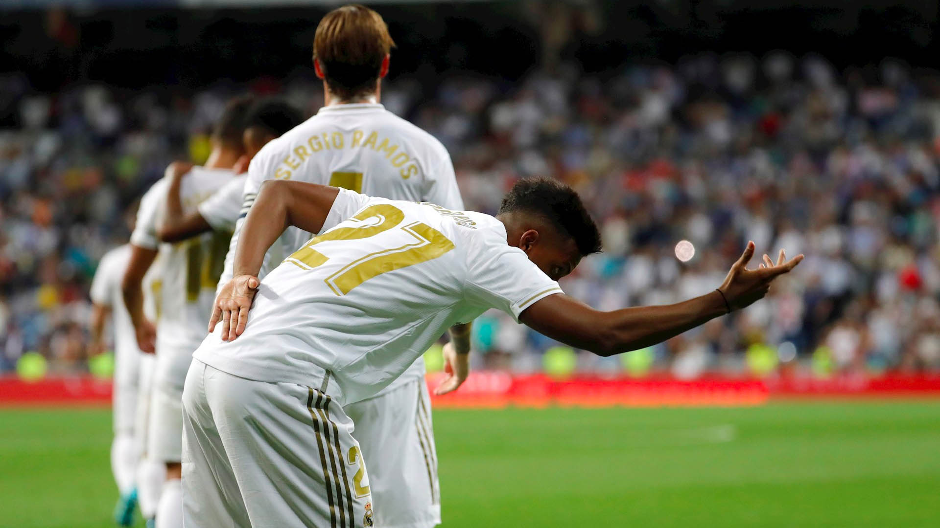 Real Madrid vence al Osasuna y se perfila para enfrentar al Atlético