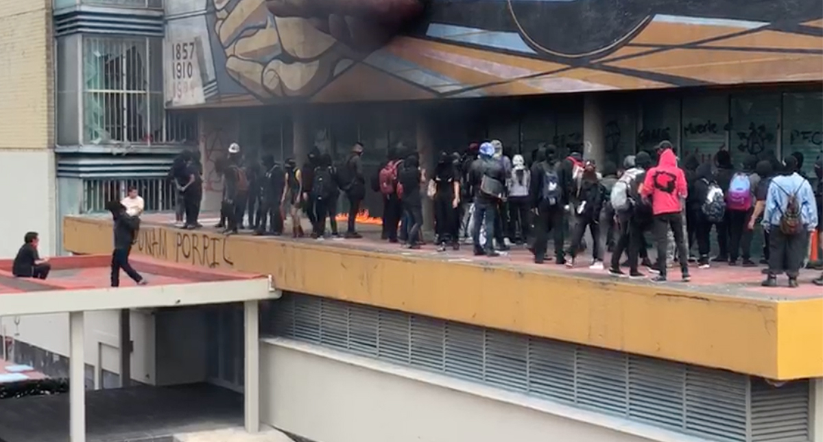 UNAM condena actos vandálicos en la Torre de Rectoría de CU