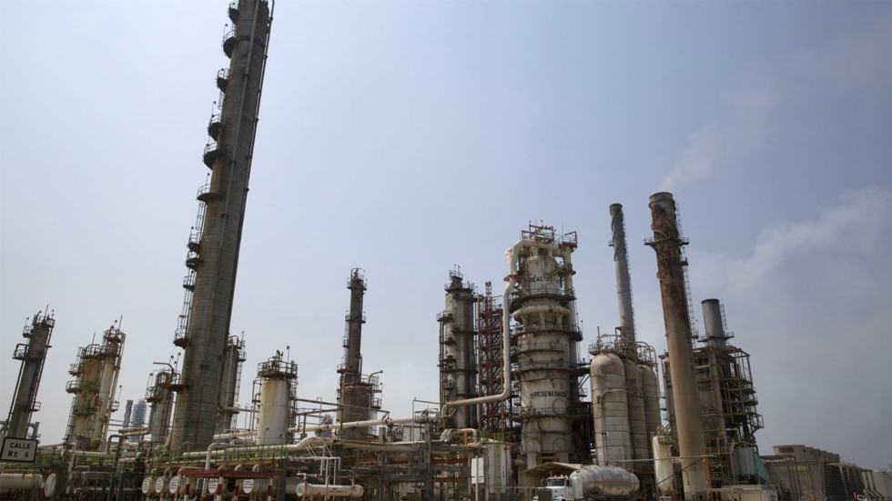 Controlan incendio en refinería de Salina Cruz