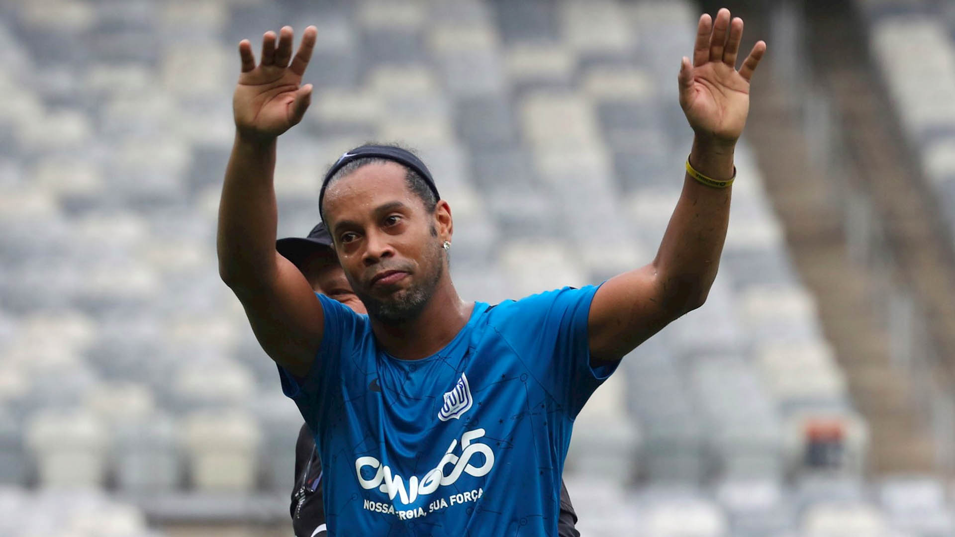 Justicia de Brasil niega devolución de pasaporte a Ronaldinho