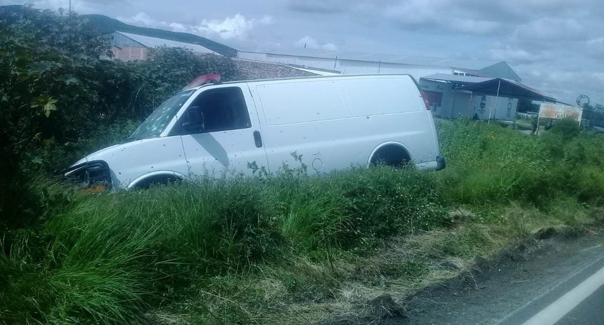Asesinan a cinco custodios de penal en carretera de Salamanca