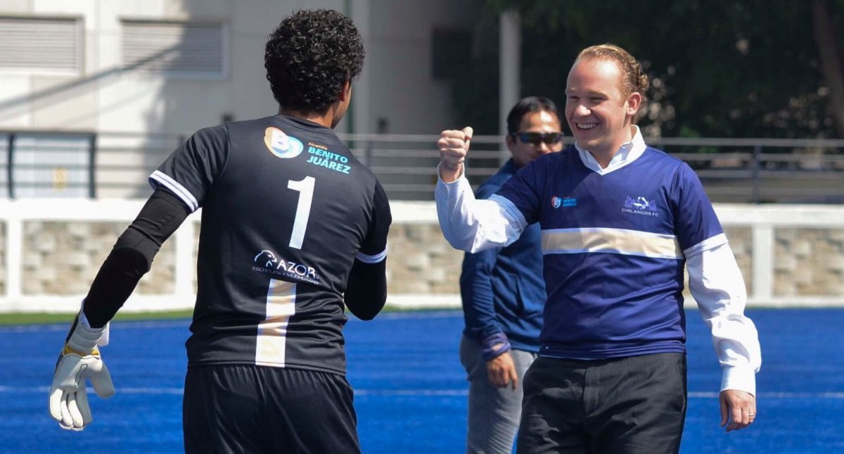 Identifican a colombianos y venezolanos en robo a casas en Benito Juárez - santiago-taboada-en-la-presentacion-del-equipo-de-futbol-de-la-benito-juarez