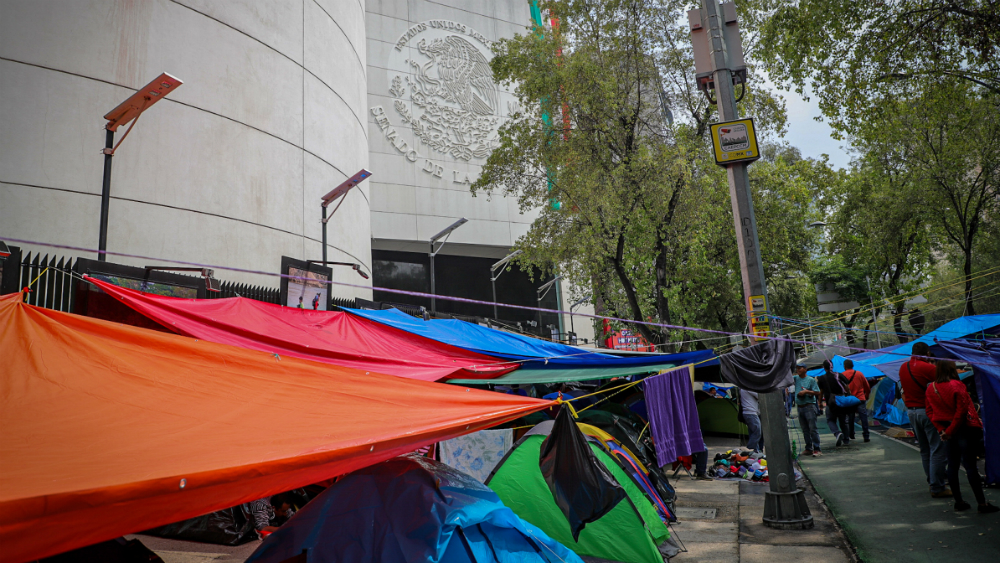 Senado inicia discusión sobre leyes secundarias de Reforma Educativa; CNTE mantiene plantón