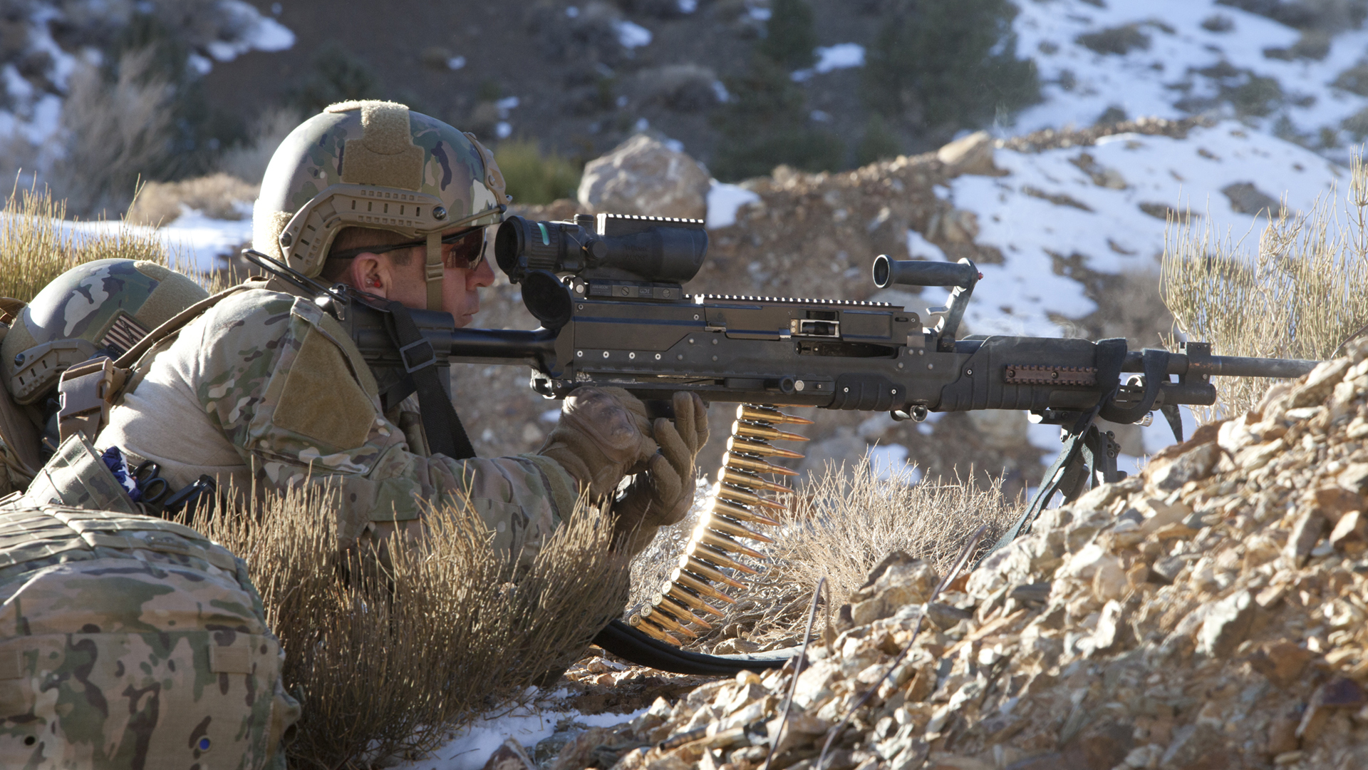 Fabricantes de armas, detrás de militarización de la frontera de EE.UU