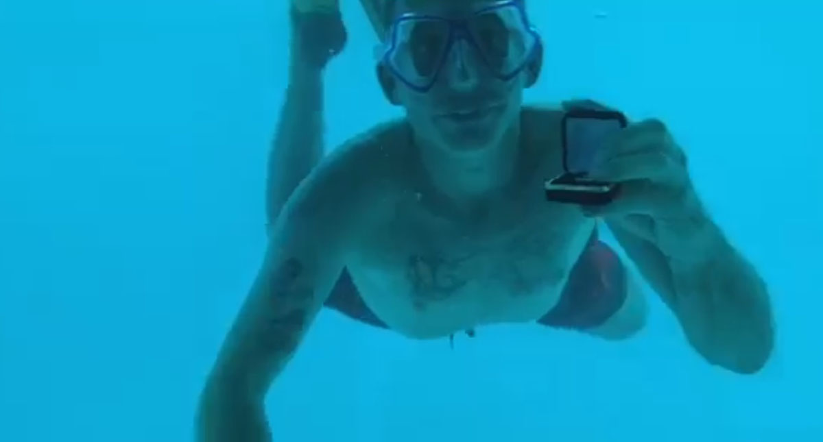 Hombre muere ahogado al proponerle matrimonio a su novia