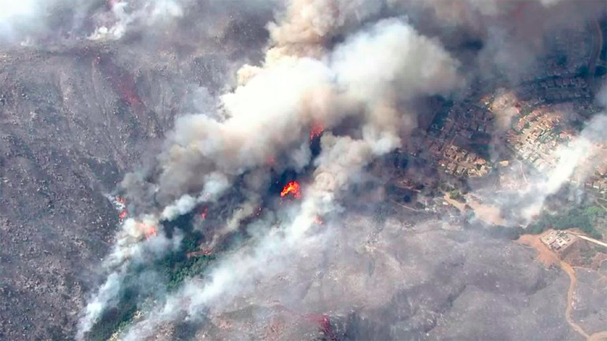 California espera controlar el incendio forestal Tenaja el martes