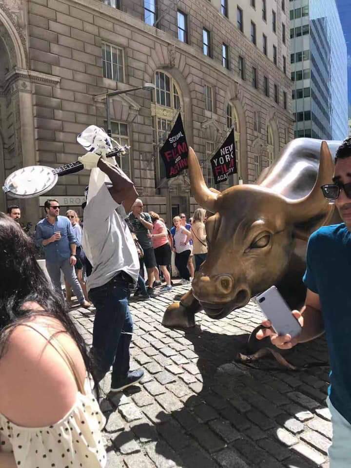 Detienen a hombre por vandalizar toro de Wall Street - toro-de-wall-street-vandalizado