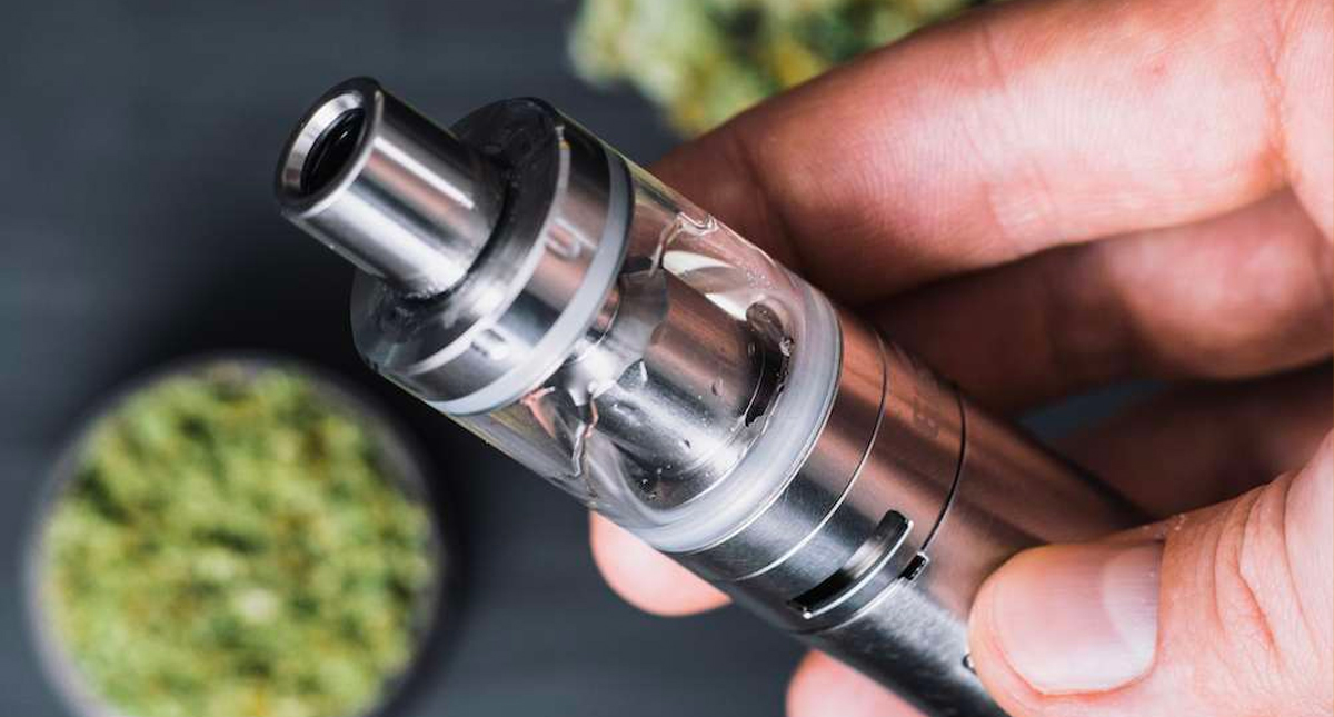 Autoridades sanitarias de EE.UU. advierten sobre vapeo con THC