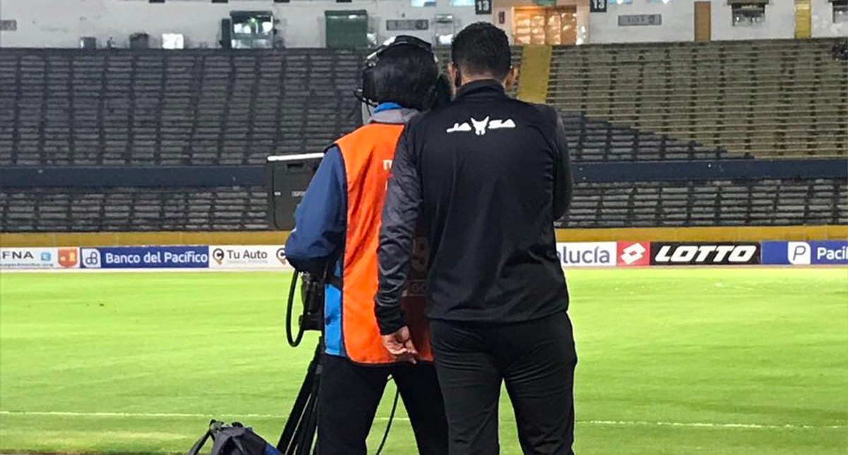 #Video Árbitros en Ecuador improvisan VAR  y generan polémica