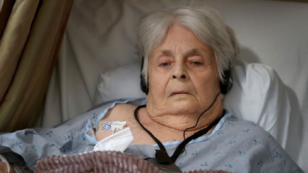 Mujer de 85 años sobrevive tres días flotando en sillón tras Dorian - virginia-mosvold