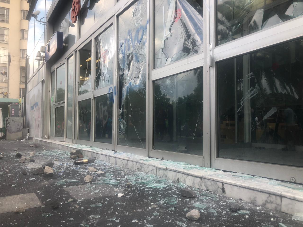 #Fotos #Videos Otra vez encapuchados vandalizan el Centro Histórico de la Ciudad de México - whatsapp-image-2019-09-26-at-55452-pm-1