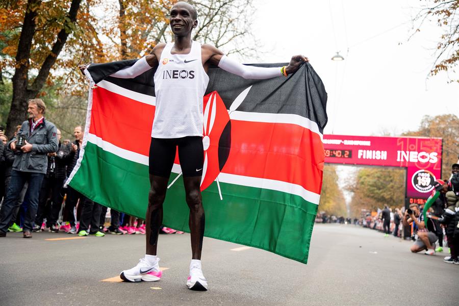 Kipchoge termina maratón en menos de dos horas e impone nuevo récord - 0e5401d1630ca59e52e7e7d3241d4ecf487a0c10w