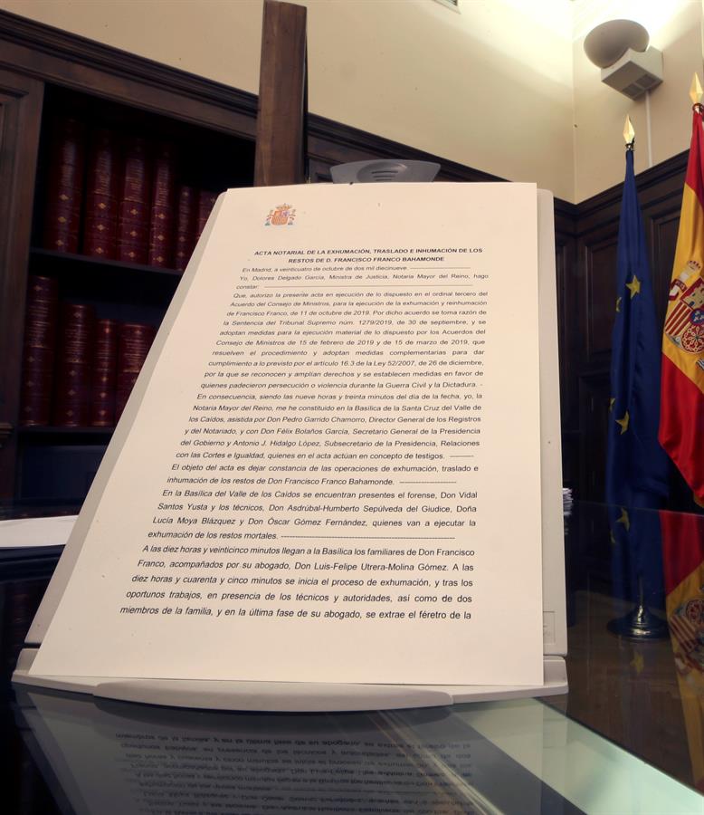 Revelan el acta de la exhumación de Francisco Franco - 1ae46842bdb540bd8291200682fcd07459839142w