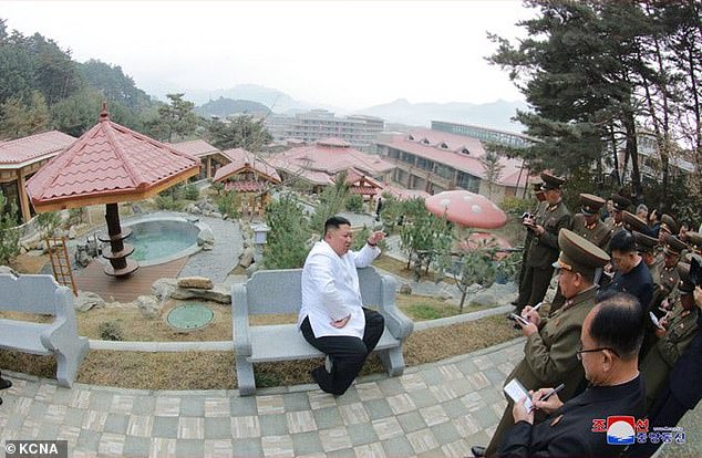 Kim Jong-un visita spa mientras exige a Corea del Sur destruir resort - 20170802-7612779-image-a-31-1571991722722