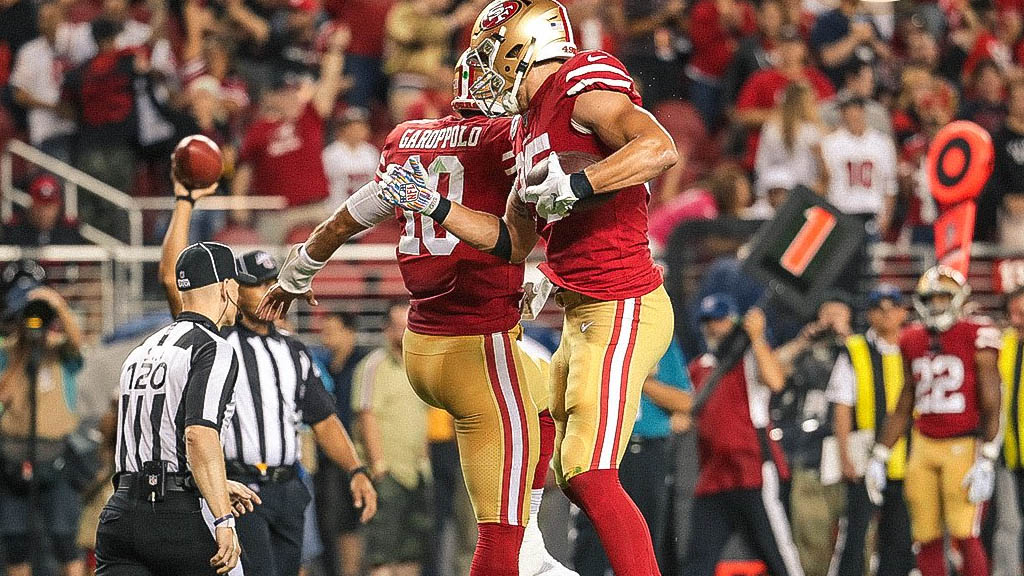 49ers de San Francisco aplastan a unos Browns con fallas en su defensiva