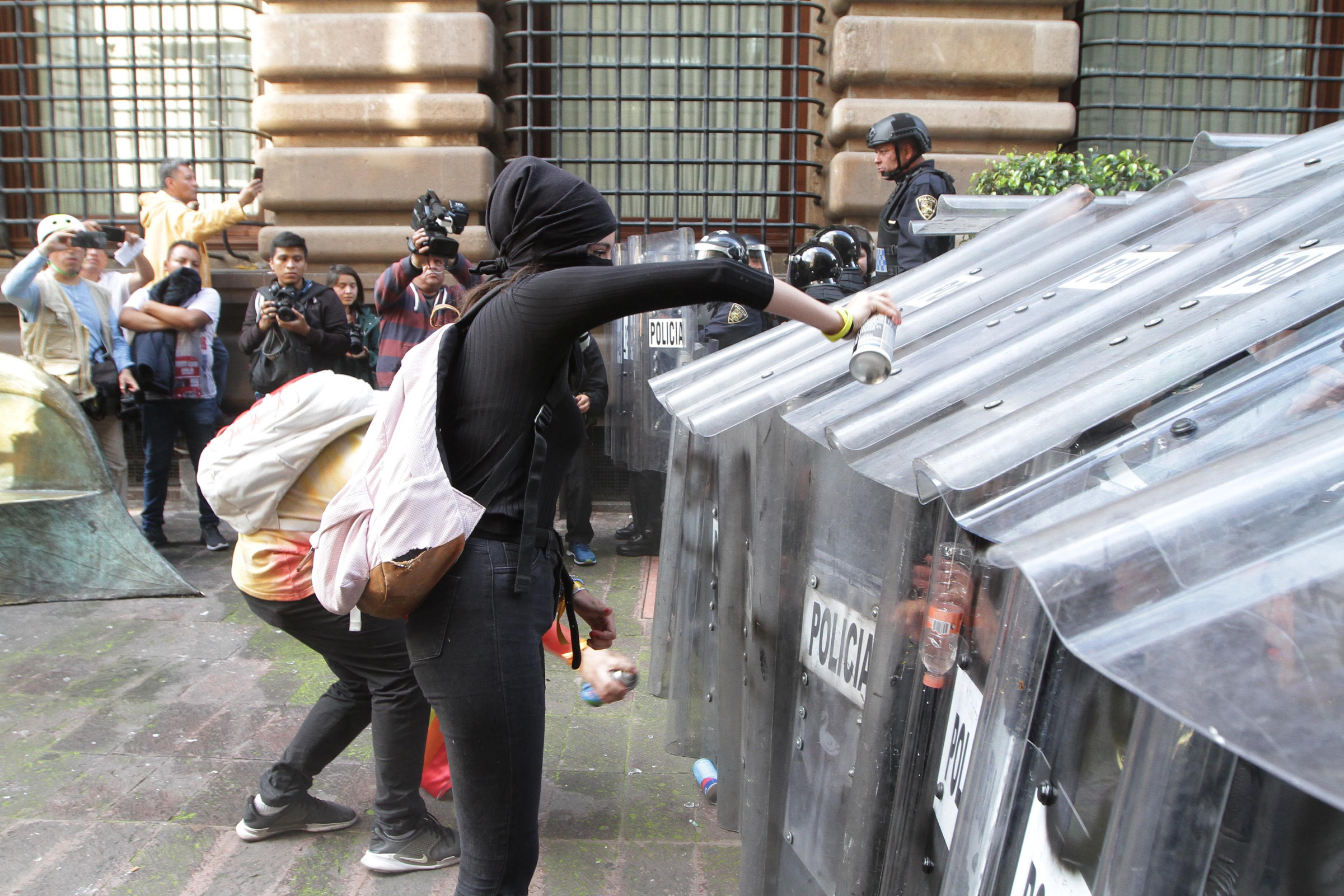 #Fotos y #Videos Encapuchados realizaron otra vez actos vandálicos en la Ciudad de México