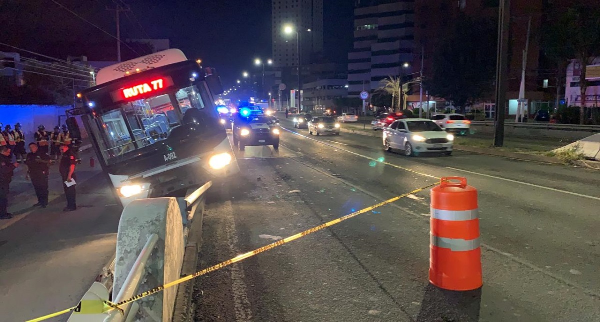 Choque de QroBús deja siete lesionados en Querétaro