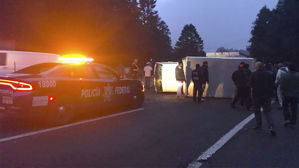 Atienden percance en la carretera México-Toluca