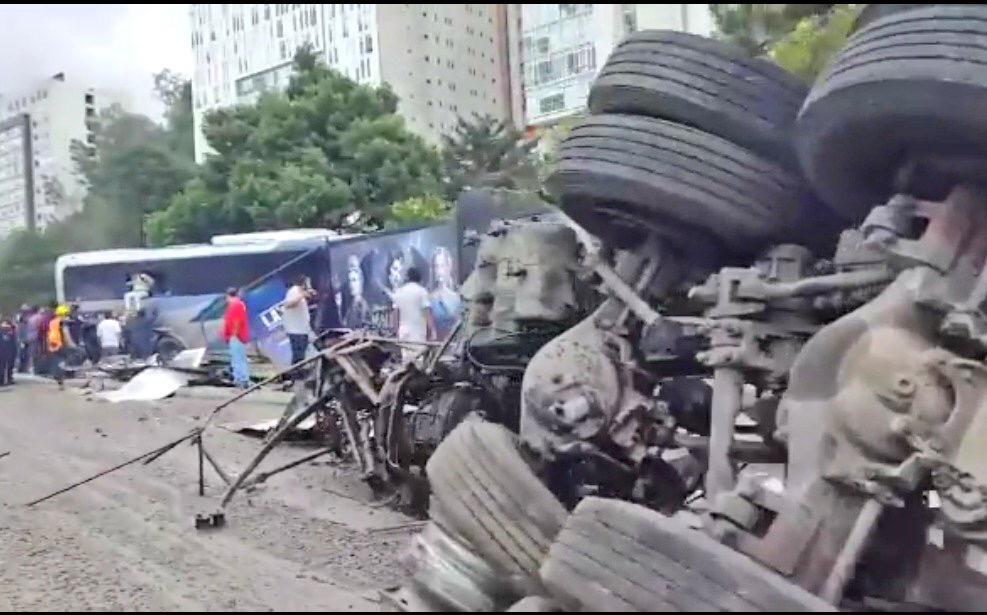 Accidente vehicular en Santa Fe deja 15 lesionados - accidente-santa-fe-heridos-revolvedora-5