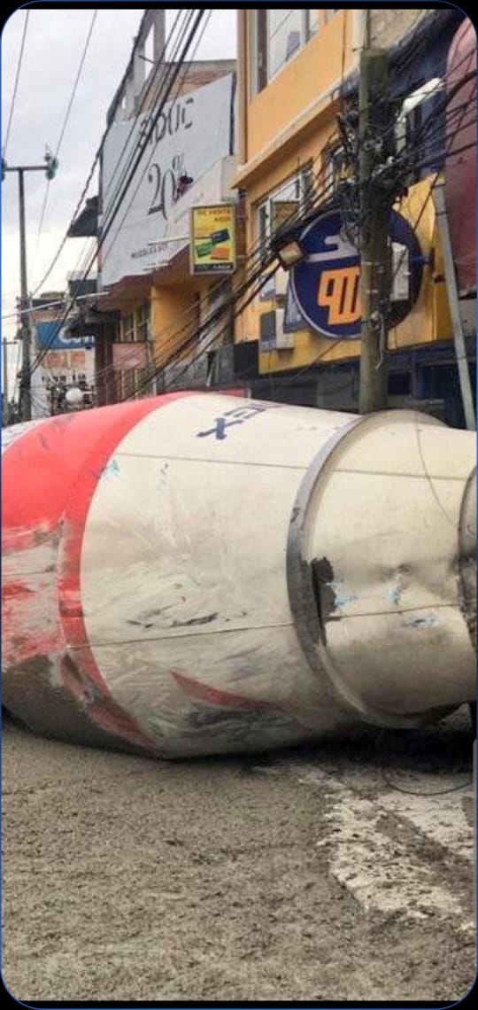 Accidente vehicular en Santa Fe deja 15 lesionados - accidente-santa-fe-heridos-revolvedora-8