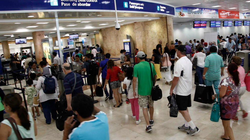 Aseguran paquetes de cocaína en aeropuerto de Cancún