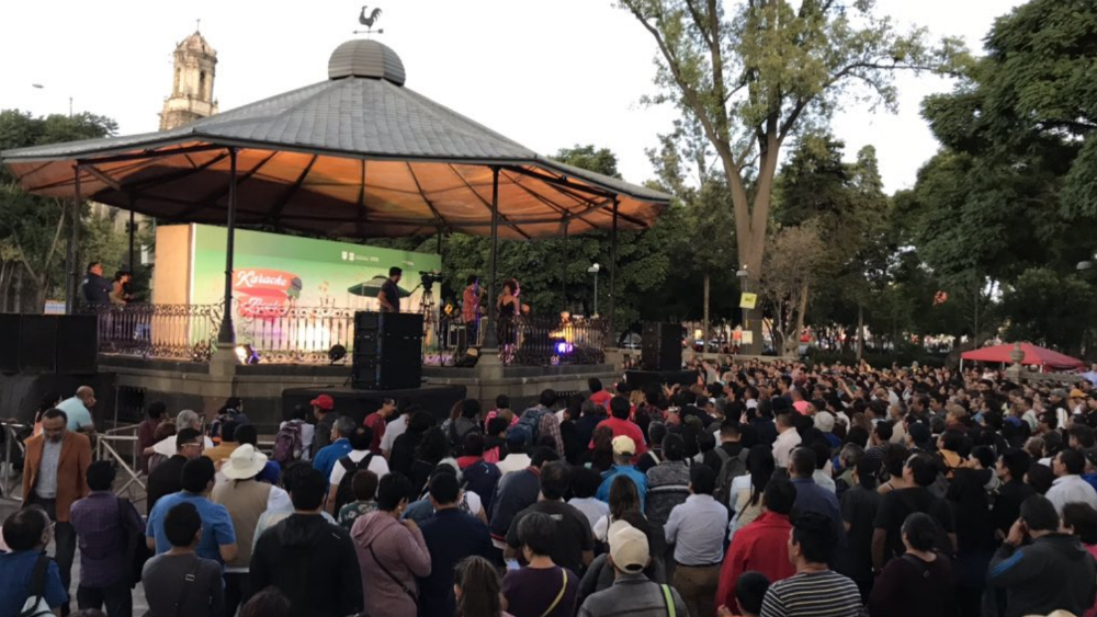 Tras ocho horas, terminó karaoke en homenaje a José José en la Alameda