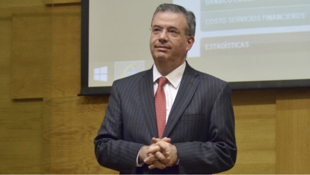 Nombran a Alejandro Díaz de León como Banquero Central del Año 2019