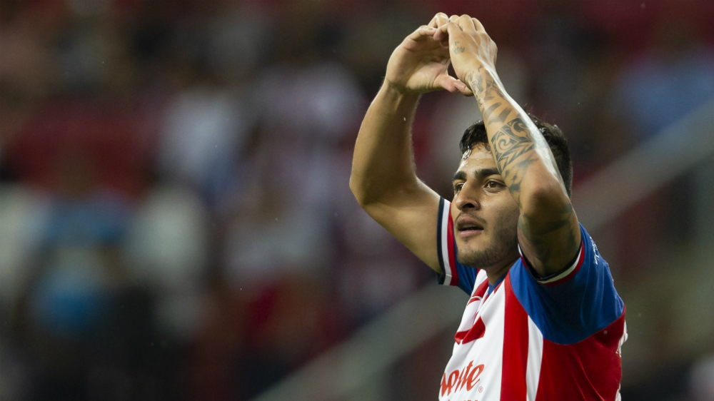 Chivas pide abrir investigación por expulsión a Alexis Vega