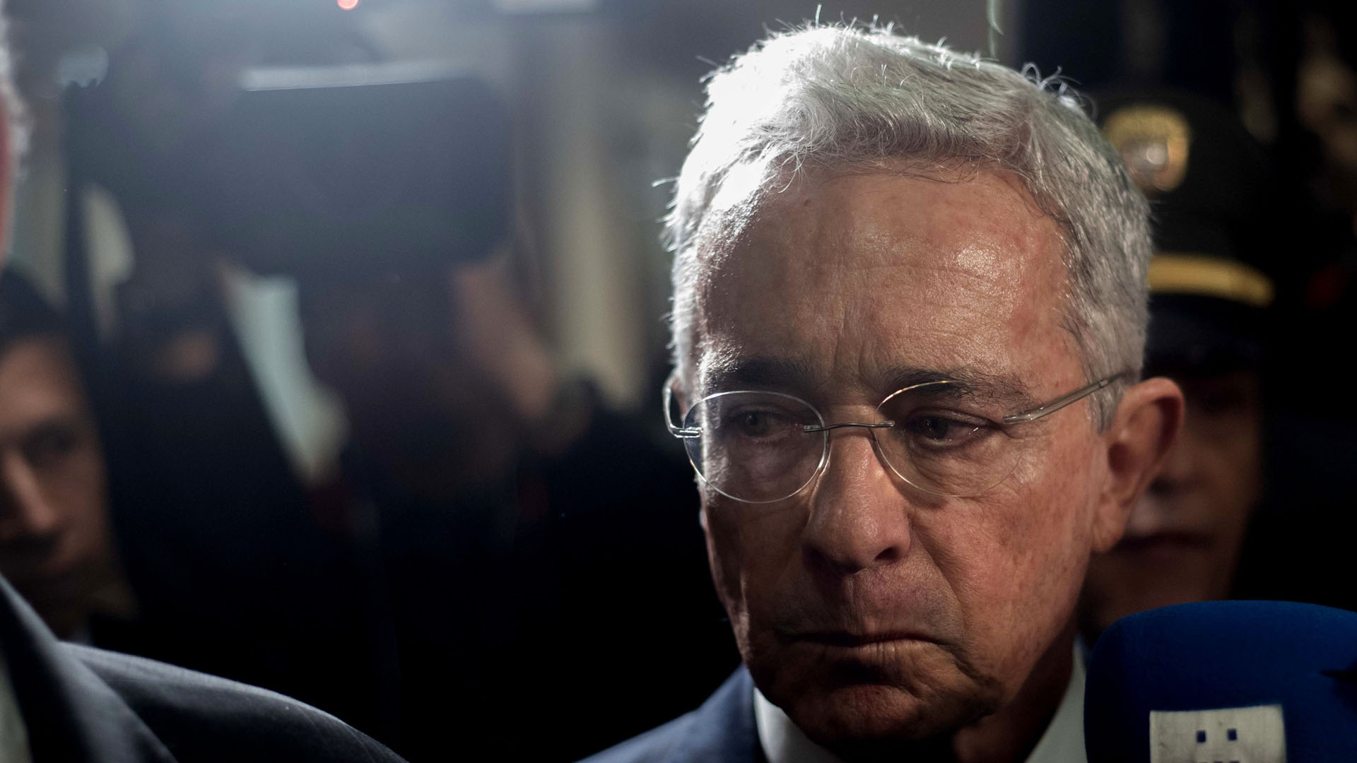 Investigará Fiscalía de Colombia al expresidente Álvaro Uribe por presuntos nexos con masacres