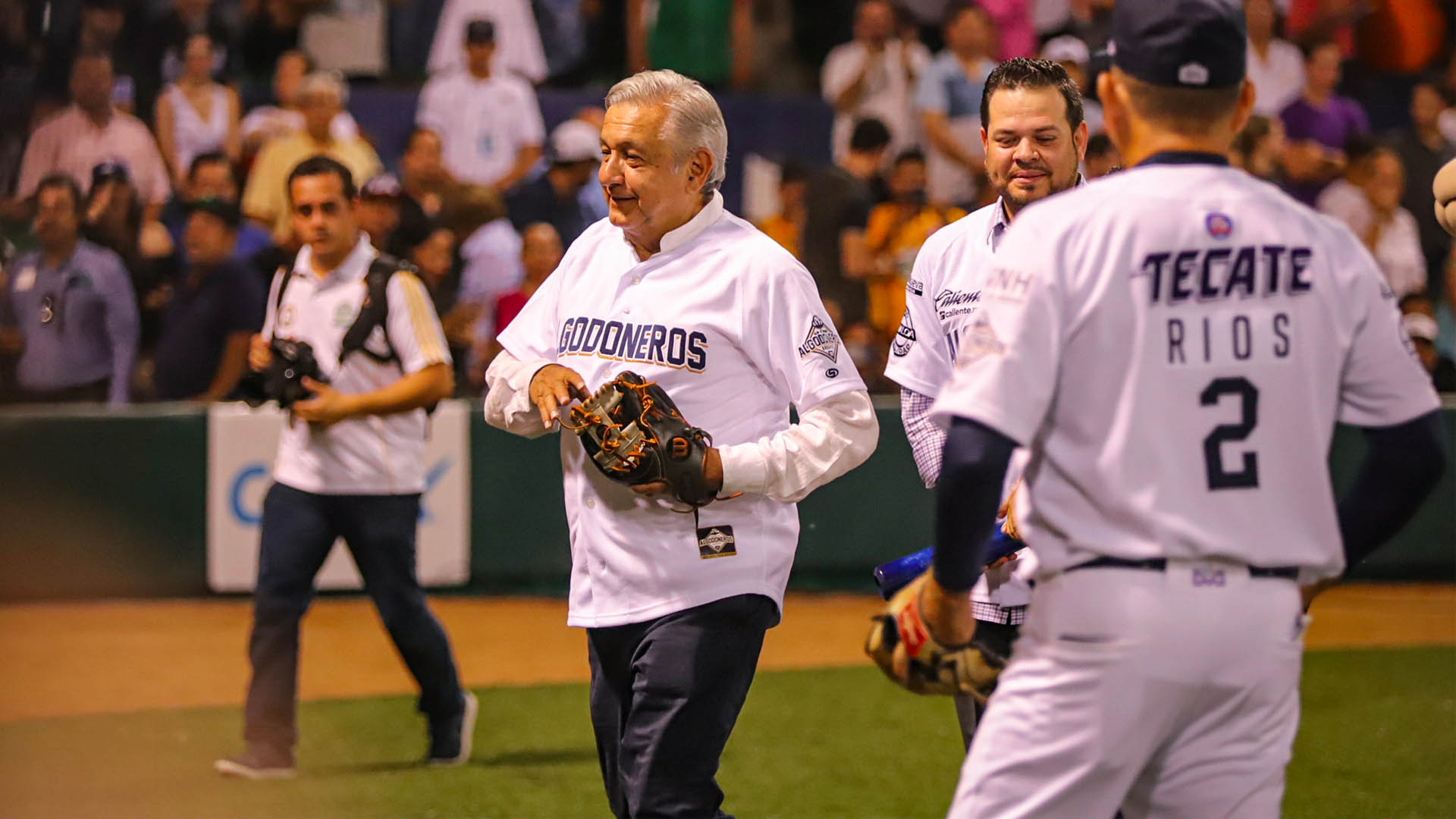 López Obrador inaugura temporada de Liga del Pacífico en Guasave
