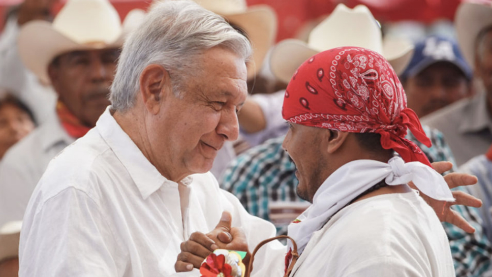 Equipara López Obrador su “doctrina” con el cristianismo
