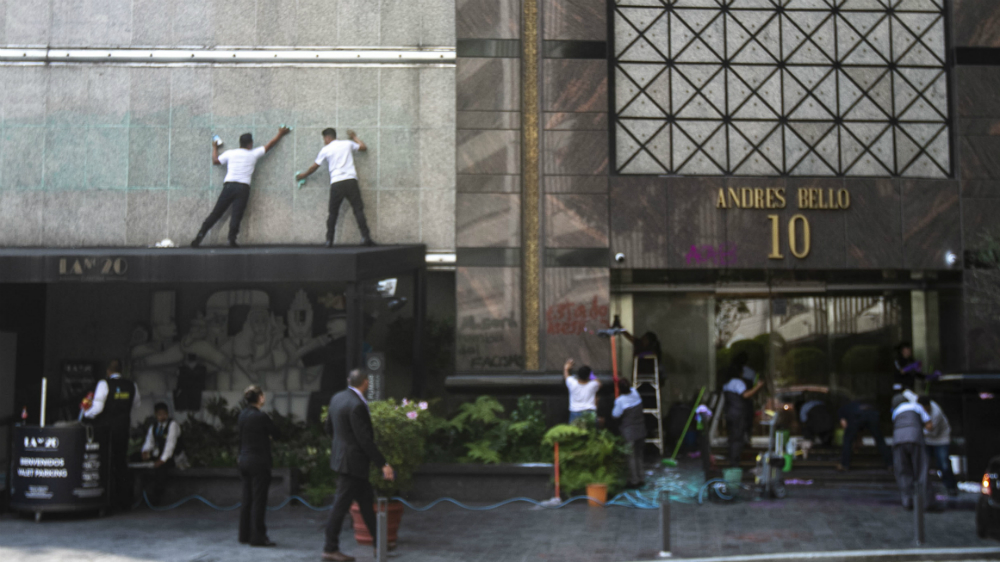 Vandalizan edificio de la Embajada de Chile en México Vandalizan edificio de la Embajada de Chile en México
